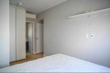Apartamento à venda com 74m², 2 quartos e 2 vagasQuarto 2 - Suite