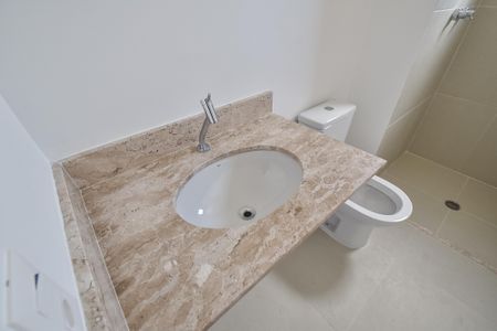 Apartamento à venda com 121m², 3 quartos e 2 vagas Apartamento à venda com 121m², 3 quartos e 2 vagasBanheiro da suíte 2