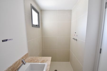 Apartamento à venda com 121m², 3 quartos e 2 vagas Apartamento à venda com 121m², 3 quartos e 2 vagasBanheiro da suíte 1
