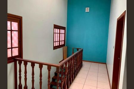 Casa para alugar com 192m², 3 quartos e 8 vagas Casa para alugar com 192m², 3 quartos e 8 vagasescada