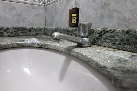 Casa à venda com 192m², 3 quartos e 8 vagasBanheiro social