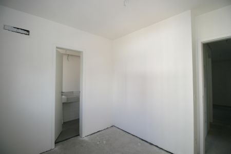 Apartamento à venda com 130m², 3 quartos e 2 vagasSuíte 2