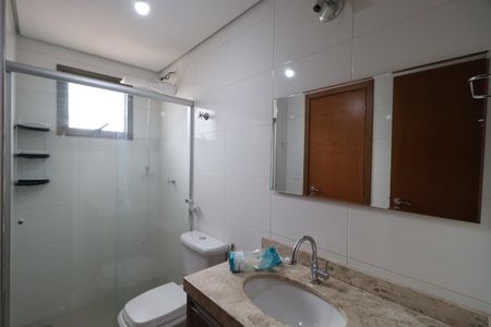 Apartamento para alugar com 120m², 3 quartos e 2 vagas Apartamento para alugar com 120m², 3 quartos e 2 vagasBanheiro da Suíte 2