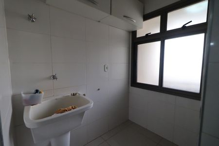 Apartamento para alugar com 120m², 3 quartos e 2 vagas Apartamento para alugar com 120m², 3 quartos e 2 vagasÁrea de Serviço