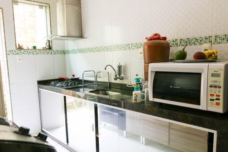 Casa à venda com 180m², 5 quartos e 1 vaga Casa à venda com 180m², 5 quartos e 1 vagaCozinha - 1º Pavimento