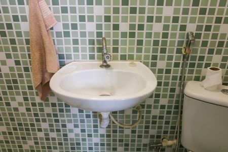 Casa à venda com 180m², 5 quartos e 1 vaga Casa à venda com 180m², 5 quartos e 1 vagaTerraço