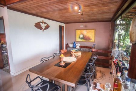 Casa à venda com 4 quartos, 360m² em Sapê, Niterói