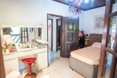 Casa à venda com 4 quartos, 360m² em Sapê, Niterói
