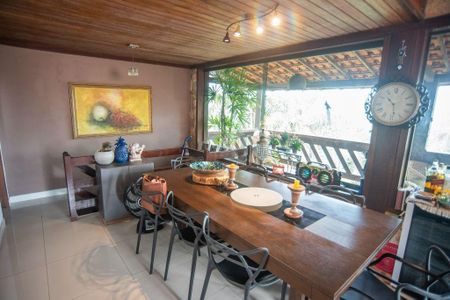 Casa à venda com 4 quartos, 360m² em Sapê, Niterói
