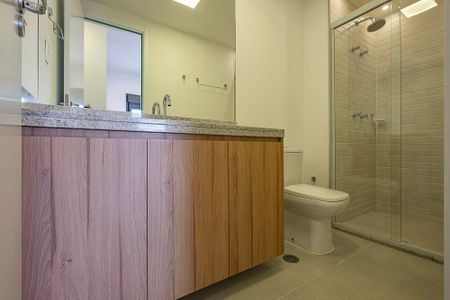 Apartamento para alugar com 71m², 2 quartos e 1 vagaSuíte - Banheiro