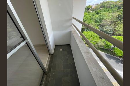 Apartamento à venda com 111m², 2 quartos e 1 vaga Apartamento à venda com 111m², 2 quartos e 1 vagaVaranda
