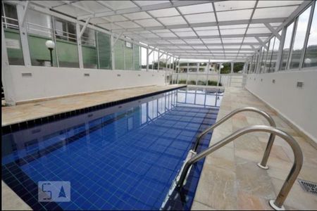 Apartamento à venda com 111m², 2 quartos e 1 vaga Apartamento à venda com 111m², 2 quartos e 1 vagaÁrea comum - Piscina