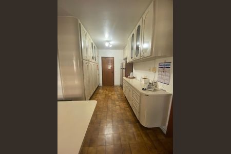 Apartamento à venda com 332m², 5 quartos e 4 vagas Apartamento à venda com 332m², 5 quartos e 4 vagasFoto 11