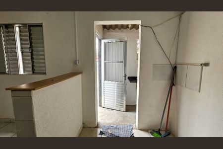 Quarto de casa para alugar com 2 quartos, 30m² em Campininha, São Paulo
