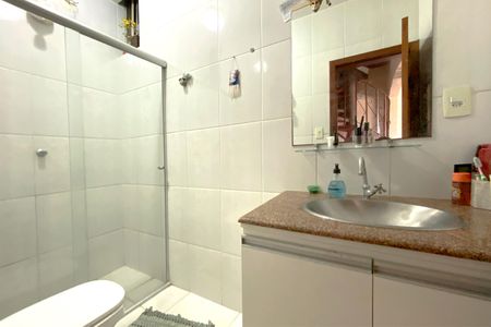 Casa para alugar com 300m², 5 quartos e 3 vagasBanheiro 1