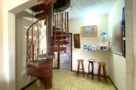 Casa para alugar com 300m², 5 quartos e 3 vagasHall da Escada