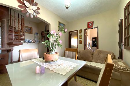 Sala de casa para alugar com 5 quartos, 300m² em Santa Cruz, Belo Horizonte