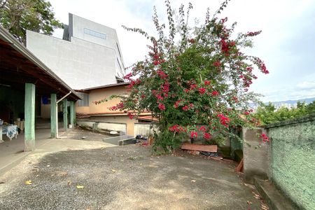 Casa para alugar com 300m², 5 quartos e 3 vagasQUintal