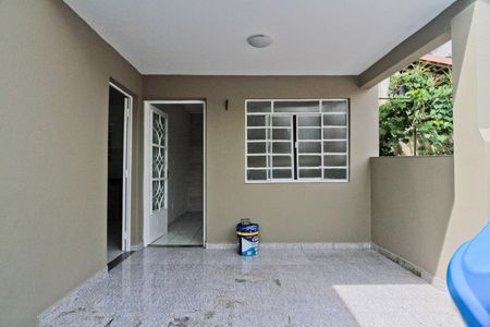 Casa para alugar com 56m², 1 quarto e sem vagaEntrada