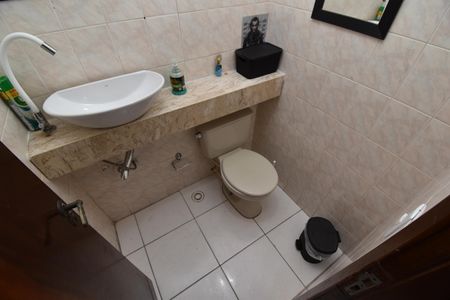 Casa de condomínio para alugar com 150m², 4 quartos e 2 vagasLavabo