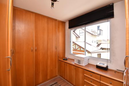 Casa de condomínio para alugar com 150m², 4 quartos e 2 vagasCloset da Suíte 2