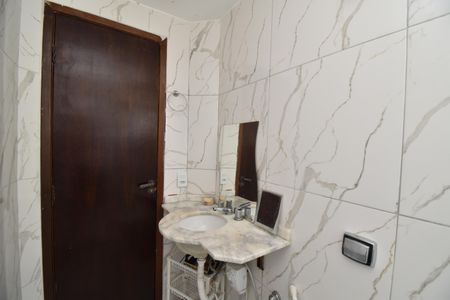 Casa de condomínio para alugar com 150m², 4 quartos e 2 vagasBanheiro da Suíte 1