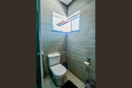 Casa à venda com 440m², 3 quartos e 5 vagasBanheiro da Suíte 2