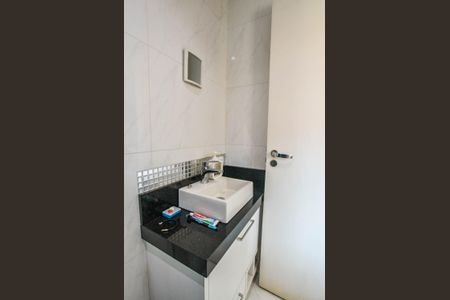 Casa à venda com 440m², 3 quartos e 5 vagasBanheiro da Suíte 1