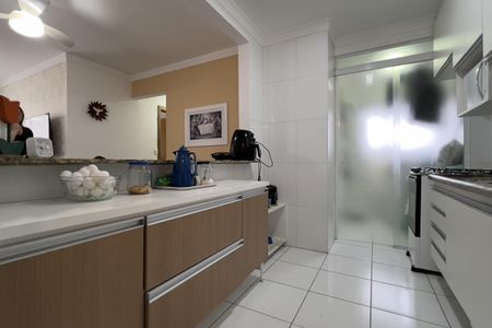 Apartamento à venda com 70m², 3 quartos e 2 vagas Apartamento à venda com 70m², 3 quartos e 2 vagasCozinha e Área de Serviço