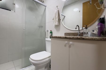 Apartamento à venda com 70m², 3 quartos e 2 vagas Apartamento à venda com 70m², 3 quartos e 2 vagasBanheiro