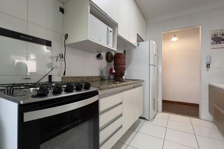 Apartamento à venda com 70m², 3 quartos e 2 vagas Apartamento à venda com 70m², 3 quartos e 2 vagasCozinha e Área de Serviço