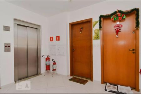 Apartamento à venda com 70m², 3 quartos e 2 vagas Apartamento à venda com 70m², 3 quartos e 2 vagasHall de entrada
