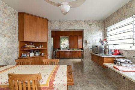 Casa à venda com 5 quartos, 300m² em Pacaembu, São Paulo