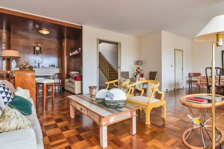 Casa à venda com 5 quartos, 300m² em Pacaembu, São Paulo