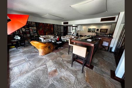 Casa à venda com 5 quartos, 1170m² em Barra da Tijuca, Rio de Janeiro