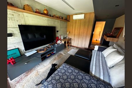 Casa à venda com 5 quartos, 1170m² em Barra da Tijuca, Rio de Janeiro