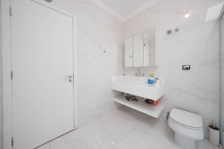 Casa para alugar com 261m², 4 quartos e 4 vagasBanheiro 2