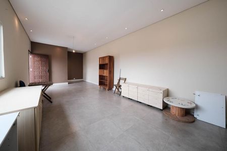 Casa para alugar com 261m², 4 quartos e 4 vagasSuíte