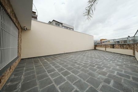 Casa para alugar com 261m², 4 quartos e 4 vagasQuintal