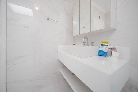 Casa para alugar com 261m², 4 quartos e 4 vagasBanheiro 2