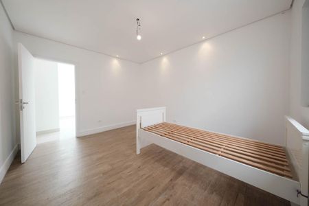 Casa para alugar com 261m², 4 quartos e 4 vagasQuarto 2