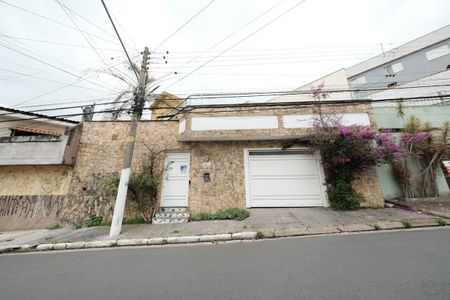 Casa para alugar com 261m², 4 quartos e 4 vagasFachada