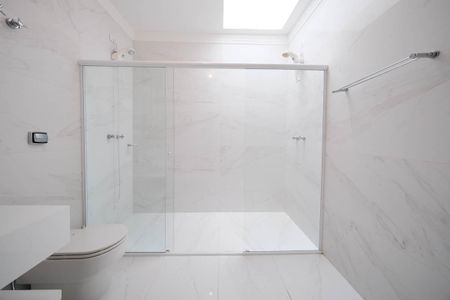 Casa para alugar com 261m², 4 quartos e 4 vagasBanheiro 2