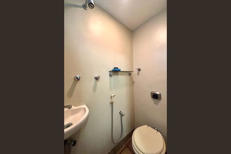 Apartamento à venda com 105m², 3 quartos e 1 vaga Apartamento à venda com 105m², 3 quartos e 1 vagaBanheiro de Serviço