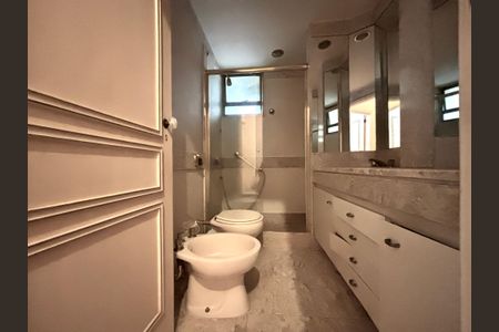 Apartamento à venda com 105m², 3 quartos e 1 vaga Apartamento à venda com 105m², 3 quartos e 1 vagaBanheiro Social