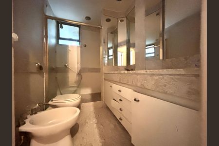 Apartamento à venda com 105m², 3 quartos e 1 vaga Apartamento à venda com 105m², 3 quartos e 1 vagaBanheiro Social