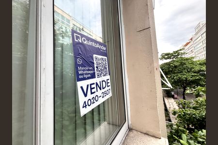 Apartamento à venda com 105m², 3 quartos e 1 vaga Apartamento à venda com 105m², 3 quartos e 1 vagaPlaca