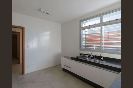 Casa para alugar com 306m², 3 quartos e 5 vagas Casa para alugar com 306m², 3 quartos e 5 vagasCozinha