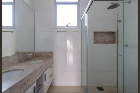 Casa para alugar com 306m², 3 quartos e 5 vagas Casa para alugar com 306m², 3 quartos e 5 vagasBanheiro