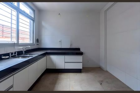 Casa para alugar com 306m², 3 quartos e 5 vagas Casa para alugar com 306m², 3 quartos e 5 vagasCozinha